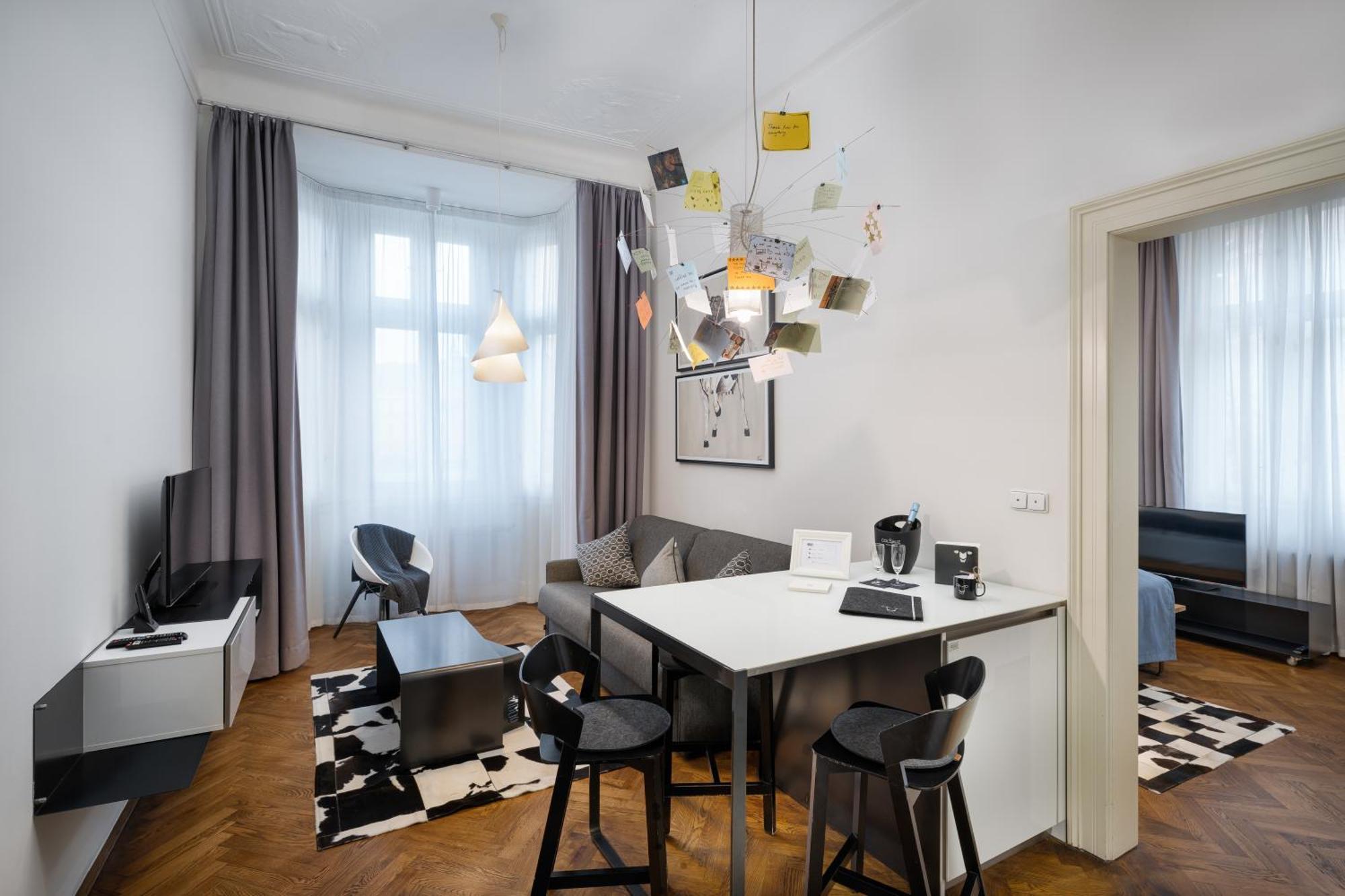 Mooo Downtown Aparthotel Praga Exterior foto