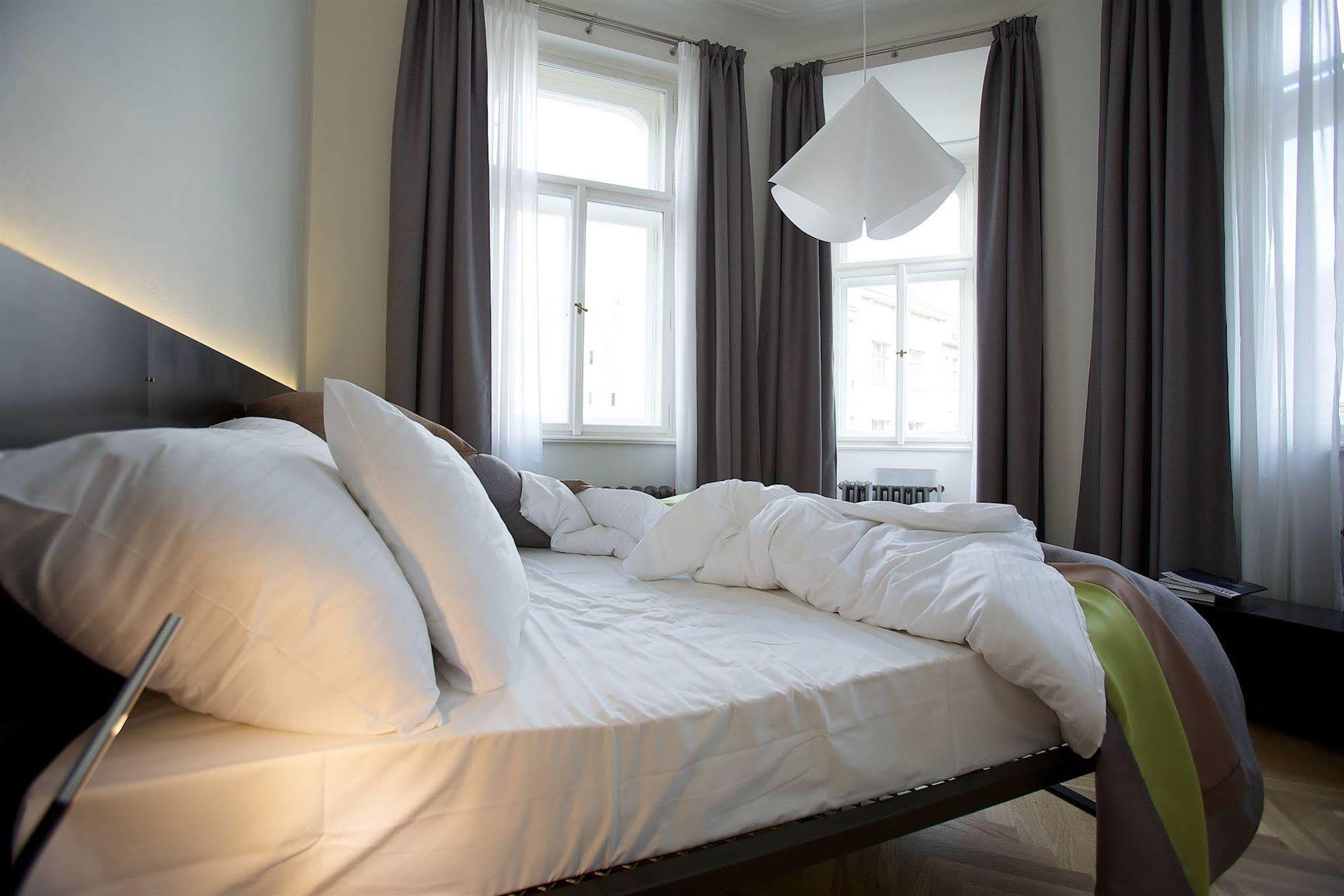 Mooo Downtown Aparthotel Praga Exterior foto